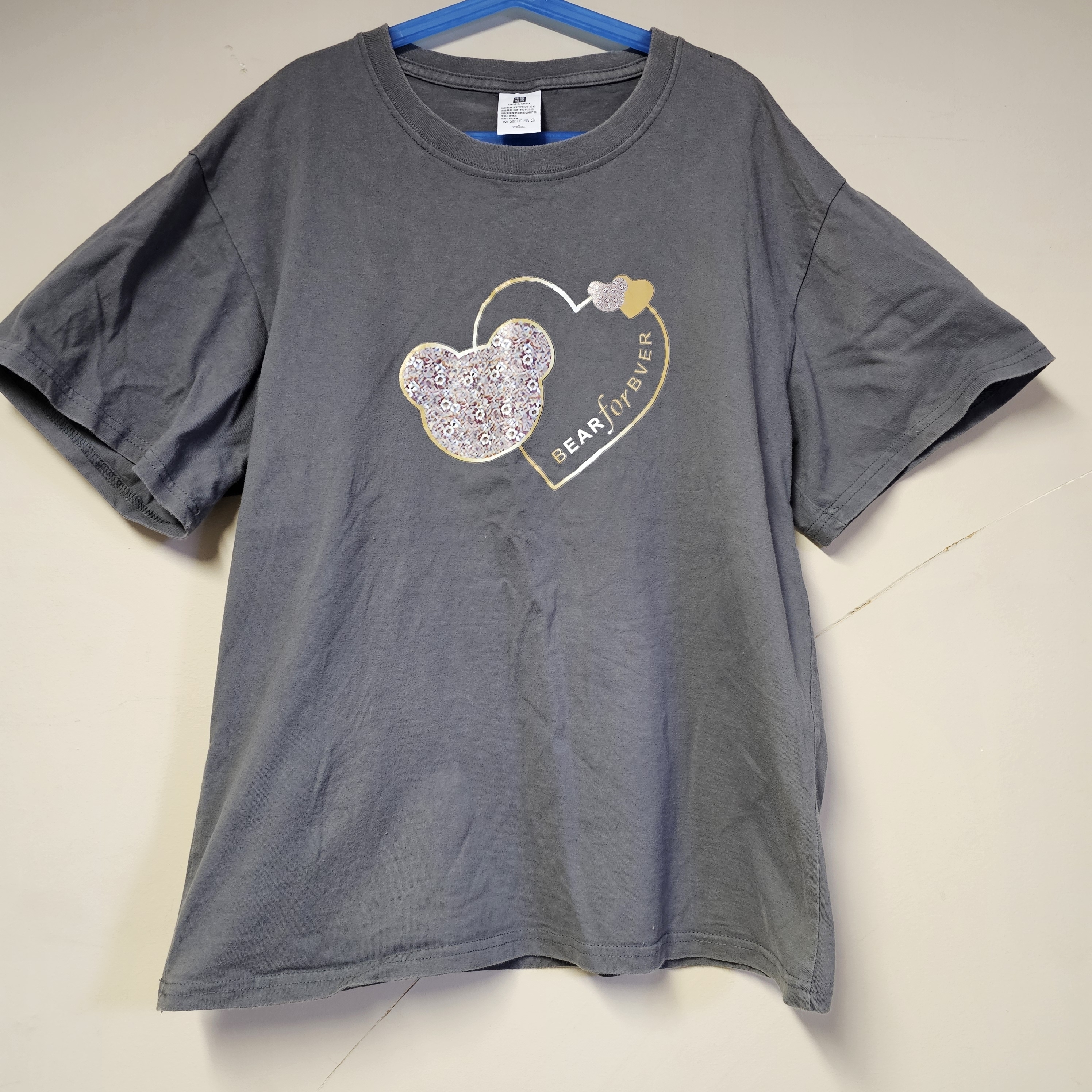 Silver Jeans Gray Heart Graphic Tee